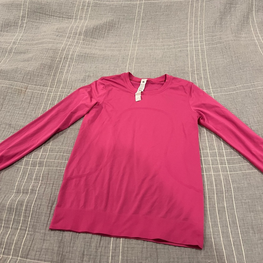 Lululemon Swiftly Long Sleeve Relaxed shirt in sonic pink in size 2